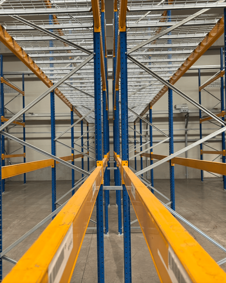 Moderne Palettenregale für effiziente Lagerplanung und maximale Lagerkapazität