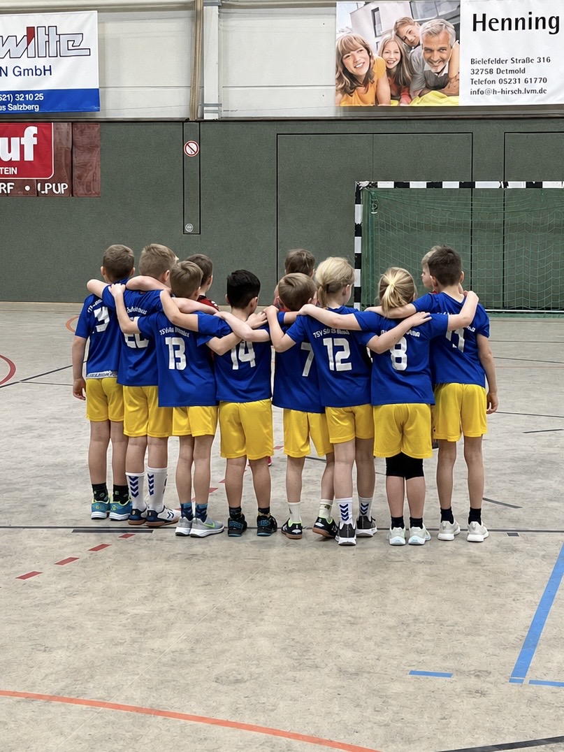 Minis des TSV 1887 Schloß Neuhaus in der Halle